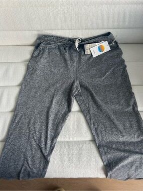 NWT Vuori Women’s Boyfriend Fit Heather Gray Pull-On Joggers